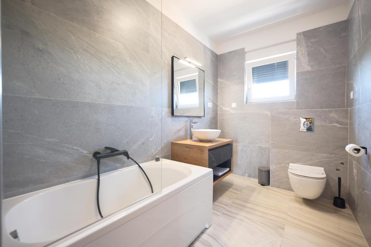 Villa Rhapsody In - Luxury In Zadar Crno
